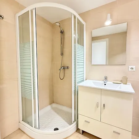 아파트 Palmeras Beachfront And Pool Cozy 푸엔히롤라