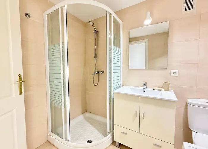 アパート Palmeras Beachfront And Pool Cozy フエンヒロラ