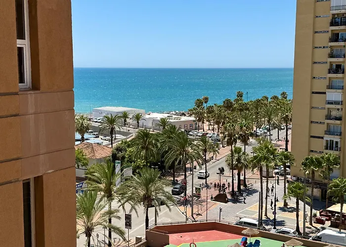 Palmeras Beachfront And Pool Cozy アパート