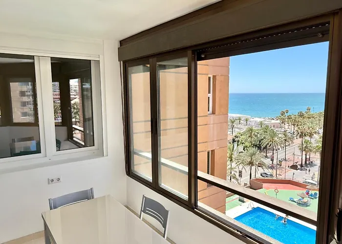 Palmeras Beachfront And Pool Cozy アパート フエンヒロラ