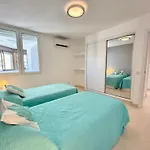 Appartamento Palmeras Beachfront And Pool Cozy Fuengirola